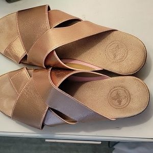 Rose gold wedges